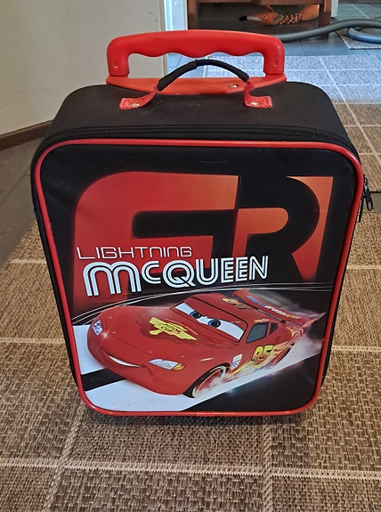 Disney Cars Salama McQueen lasten vetolaukku