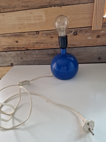 Harvinainen kotimainen Ker-Lux Mänttä N:o 35 pallovalaisin (retro / vintage)