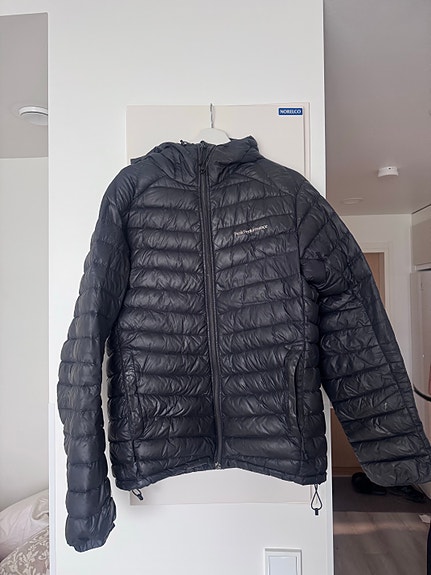 Peak performance kevyt toppatakki