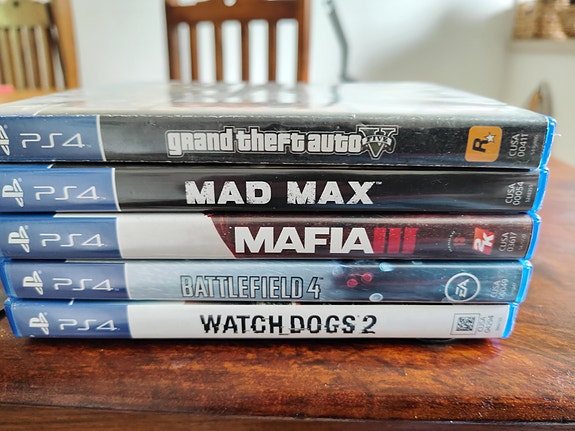 5 PS4 peliä yht.25e.  GTA V, Mad Max, Mafia III, Battlefield 4, Watch Dogs 2