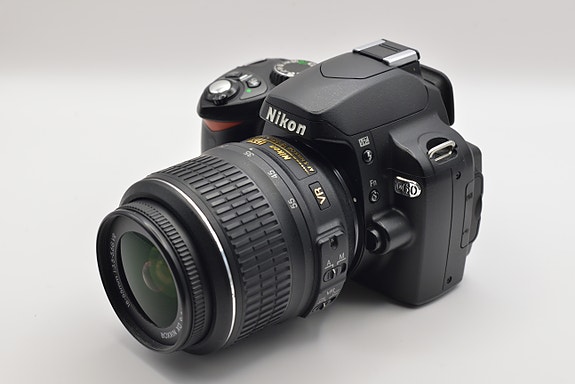 Nikon D60 + AF-S Nikkor 18-55mm 1:3.5-5.6G DX VR