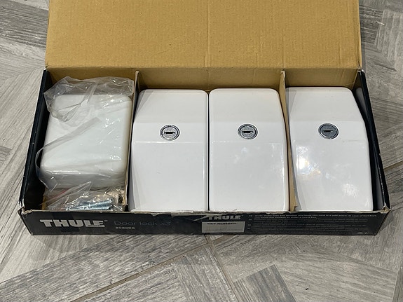 Thule Door lock x3 ovisalpalukot matkailuautoon ja -vaunuun