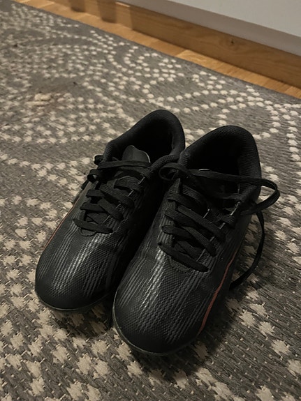 Asics lasten nappulakengät koko 31 musta unisex