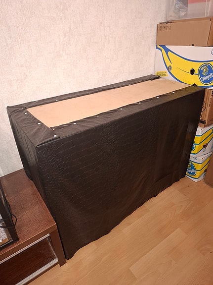 Akvaario pöytä