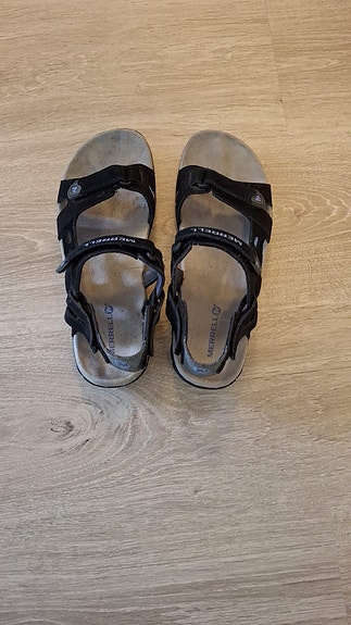 Merrell sandaalit mokkanahkaa koko 39 musta
