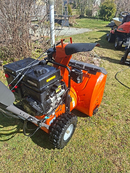 Husqvarna ST 227P lumilinko