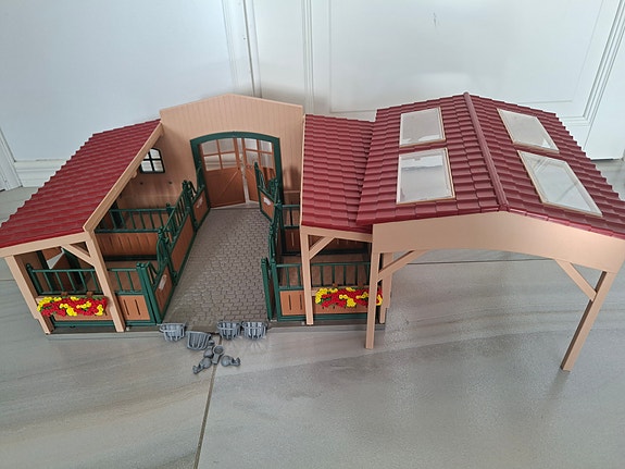 Schleich hevostalli