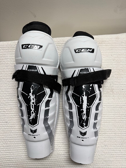 CCM Tacks 1052 jääkiekkosäärisuojat JR 11" 28 cm