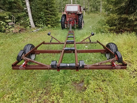 Traktorivetoinen rantatraileri
