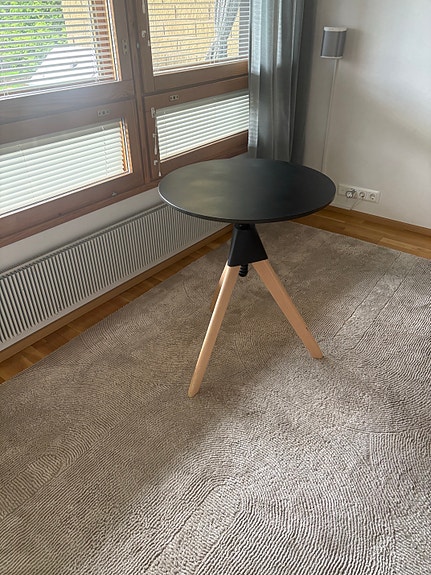 Magis, säädettävä pöytä (halkaisija 60cm)