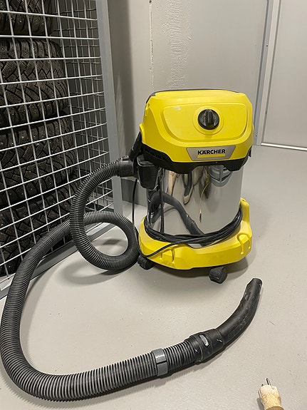 Kärcher WD 3 S märkä-kuivaimuri keltainen