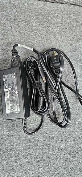 HP läppärin laturi 65W