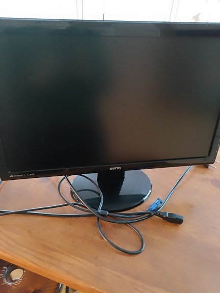 Myydään Benq näyttö