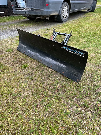 Polaris Glacier lumiaura mönkijään