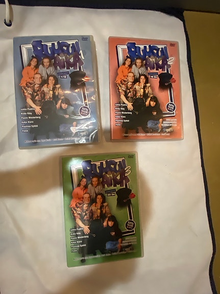 Ruusun aika televisiosarjan kaikki kolme osaa dvd:llä
