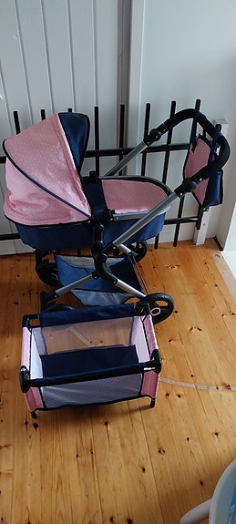 Nuken rattaat ja matkasänky
