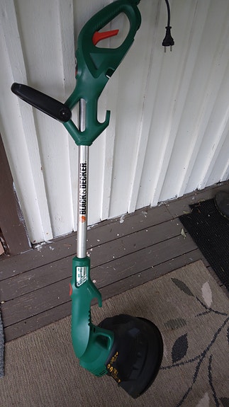 Black & Decker ruohotrimmeri