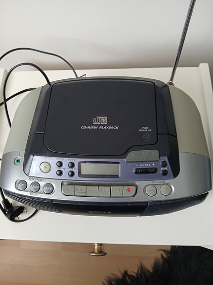 Sony kasetti-CD-radio