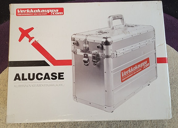 verkkiksen Alucase - uusi alumiininen matkalaukku / keräilyyn