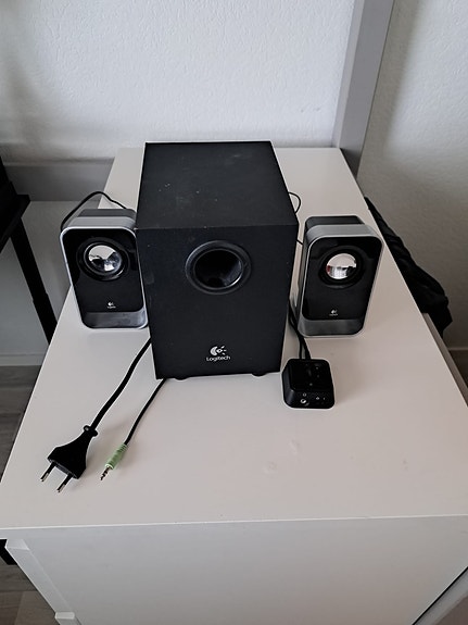 Logitech 2.1 kaiutinsetti subwooferilla