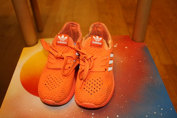 Adidas lasten lenkkarit koko 28 oranssi unisex