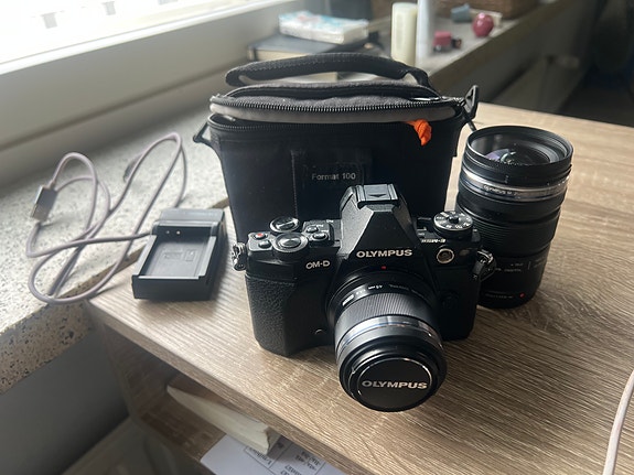 Olympus OM-D E-M5 Mark II + 2 objektiivia