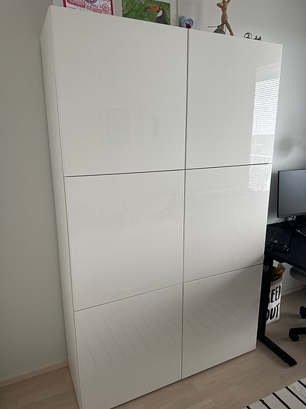 IKEA valkoinen Bestå-kaappi