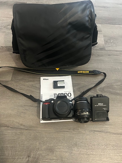 Nikon D3100 digijärjestelmä kamera + Nikkor 18-55mm objektiivi