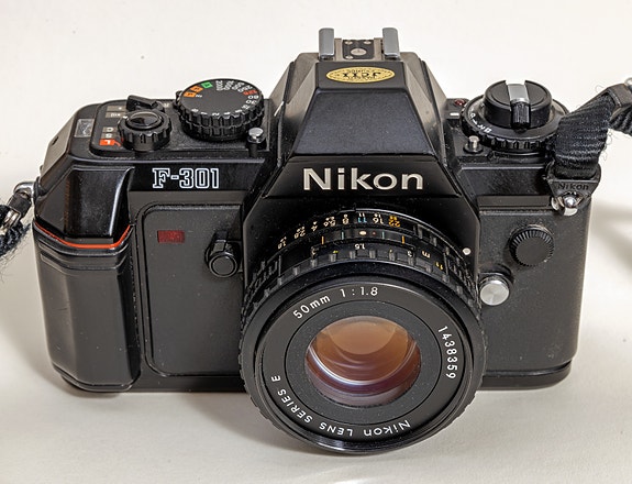 Nikon  F-301 Nikkor 50mm 1.8