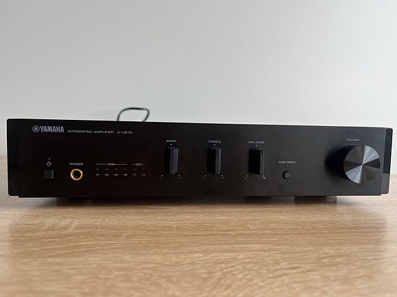 Yamaha A-U670 USB DAC stereovahvistin