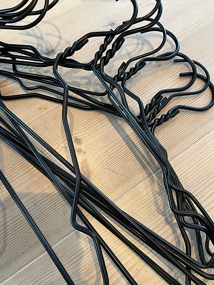 Zara Home musta metallinen henkarisetti