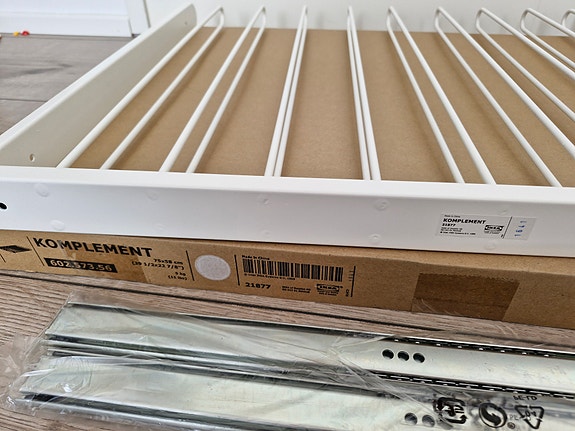 Ikea Komplement housuripustin