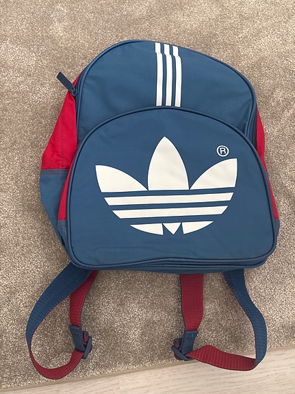 Adidaksen retroreppu 90-luvulta
