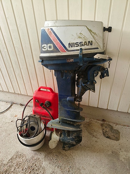 Rikkinäinen Nissan/Tohatsu 30 hv perämoottori