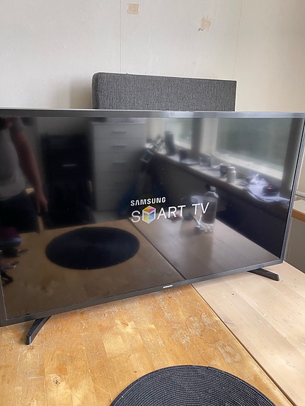 Samsung Smart TV LED-televisio 42" musta