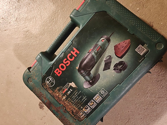 Bosch monitoimityökalu laukulla