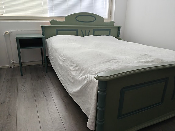 Tarjoa! Myydään 160 leveä parisänky.