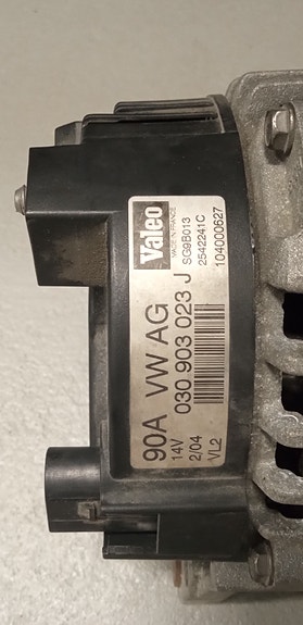 Volkswagen Valeo laturi 90A VW AG 030903023J