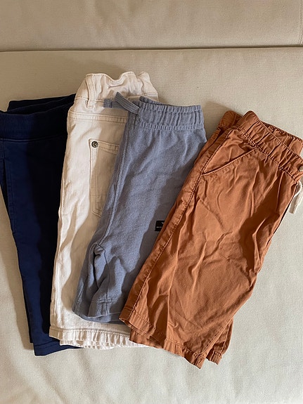 Poikien shortsipaketti koko 122/128