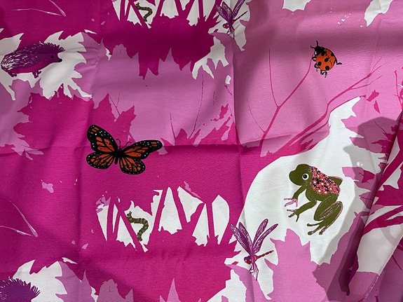 Vallila Interior Raparperin alla kangas pinkki 2m