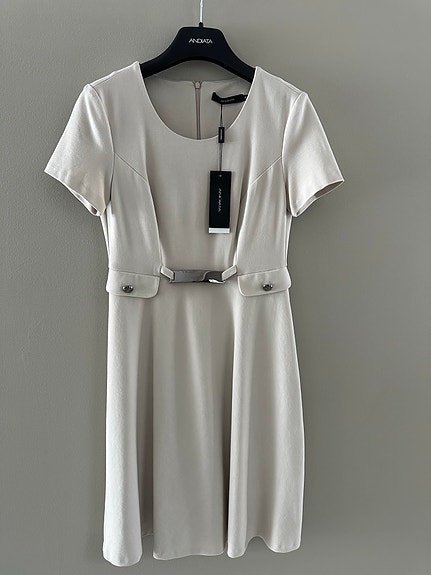 Andiata mekko koko 36 beige / kitti