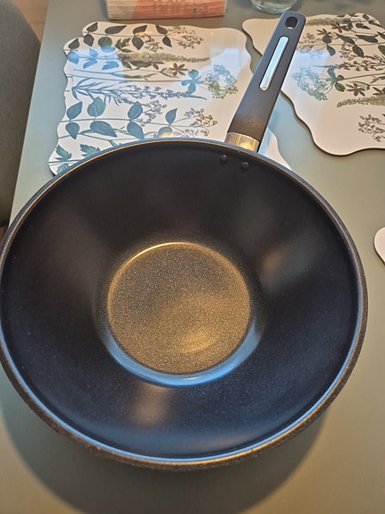 Hackman wokkipannu 28cm induktio