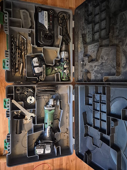 Hitachi 18V akkutyökalusetti – porakone + kulmahiomakone + 2 akkua + laturi