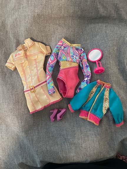 Barbie vaatteet ja asusteet nukelle