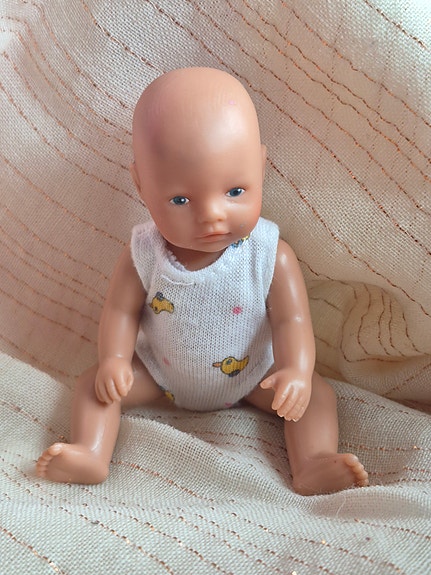 Mini Baby Born nukkeja vaatteilla ja tarvikkeita