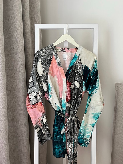 Halo from North x Reidar Särestöniemi kimono / mekko