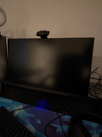 27" näyttö pelinäyttö