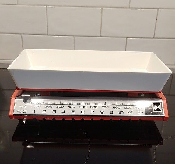 Retro keittiövaaka