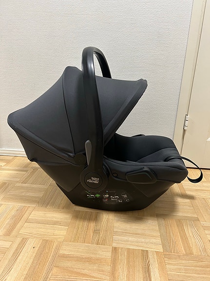Britax Römer Baby safe core turvakaukalo