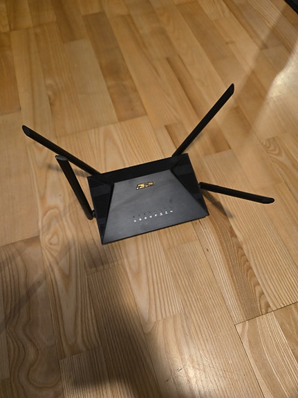ASUS RT-AX1800U reititin
